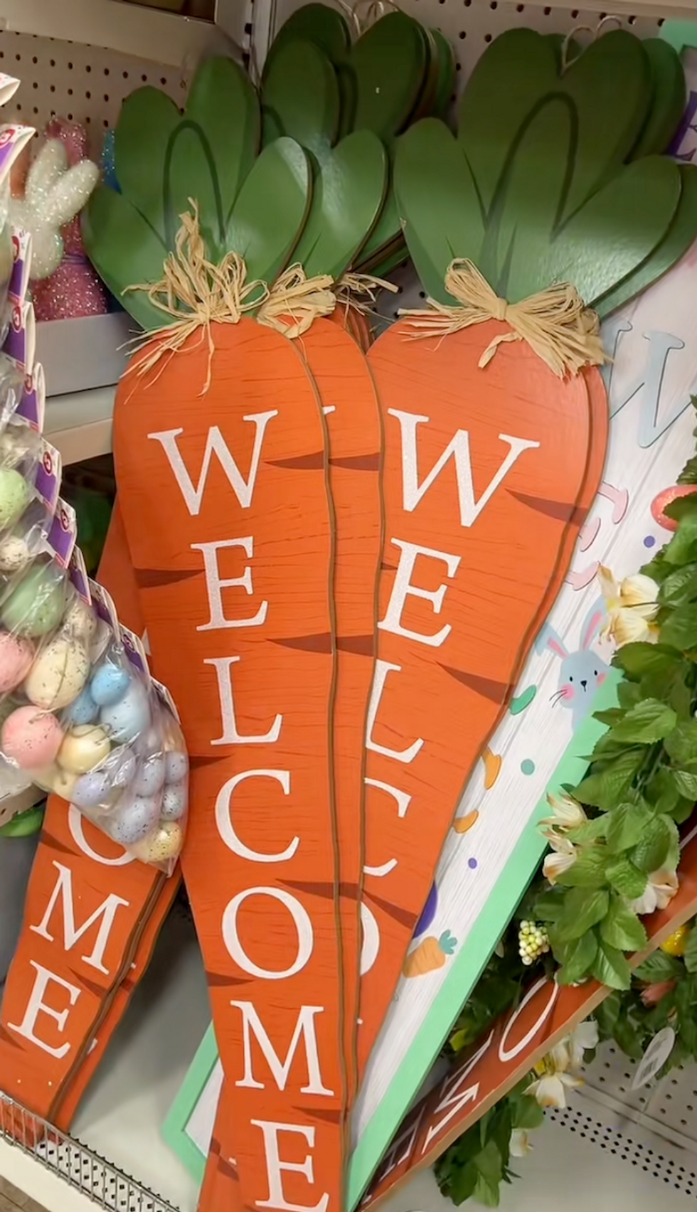 A carrot-shaped welcome sign