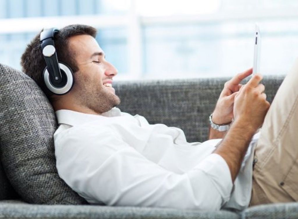 man relaxing at work Smartest Men