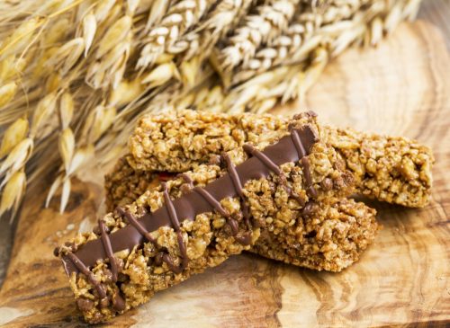 Granola bar that is one of the best high-protein snacks.