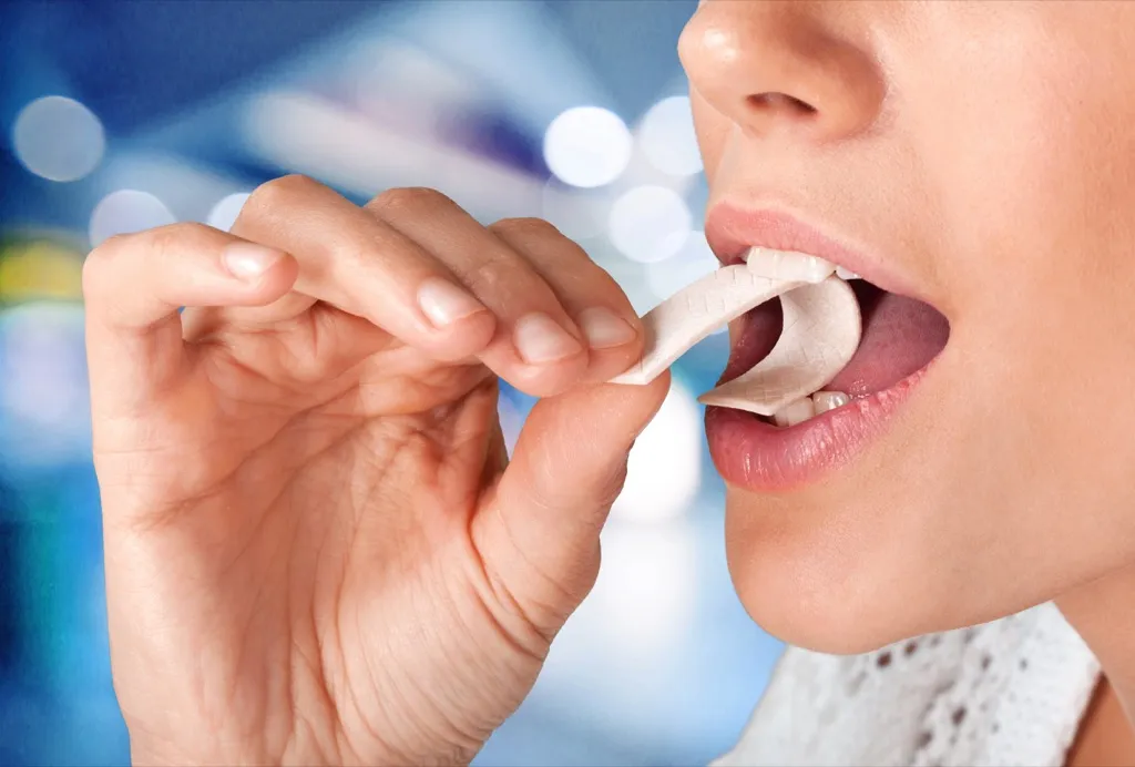 chewing gum lifestyle habits, cultural mistakes, stay lean younger