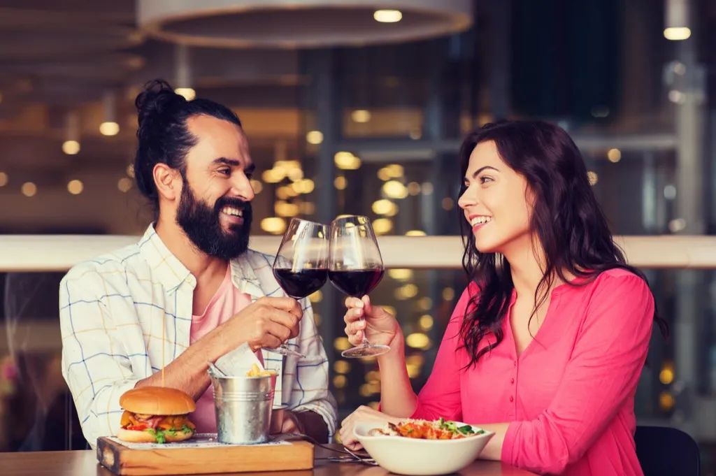 meet at a restaurant Best Date Ideas