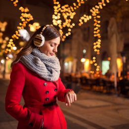 woman waiting for her date
