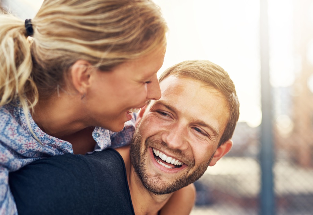 happy relationship, 20 phrases to say look younger
