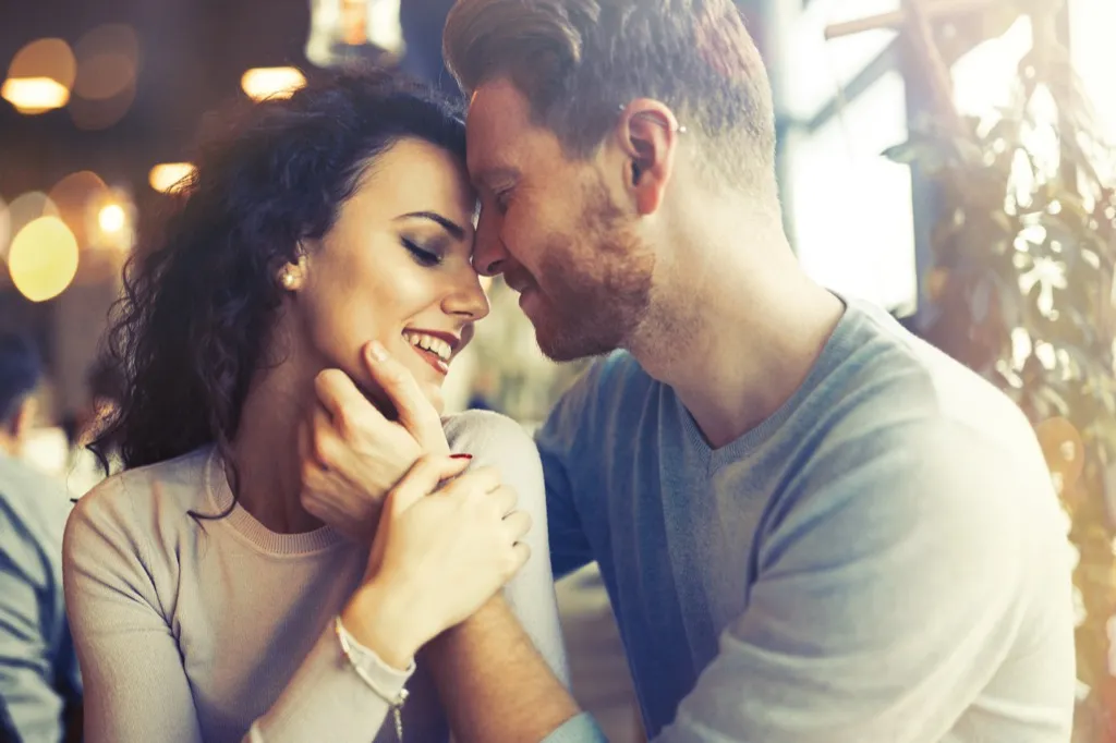 couple in love, commitment, 20 phrases to say to her