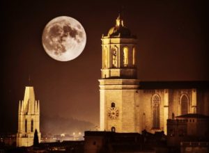 The Best Ways to Watch This Weekend’s Supermoon