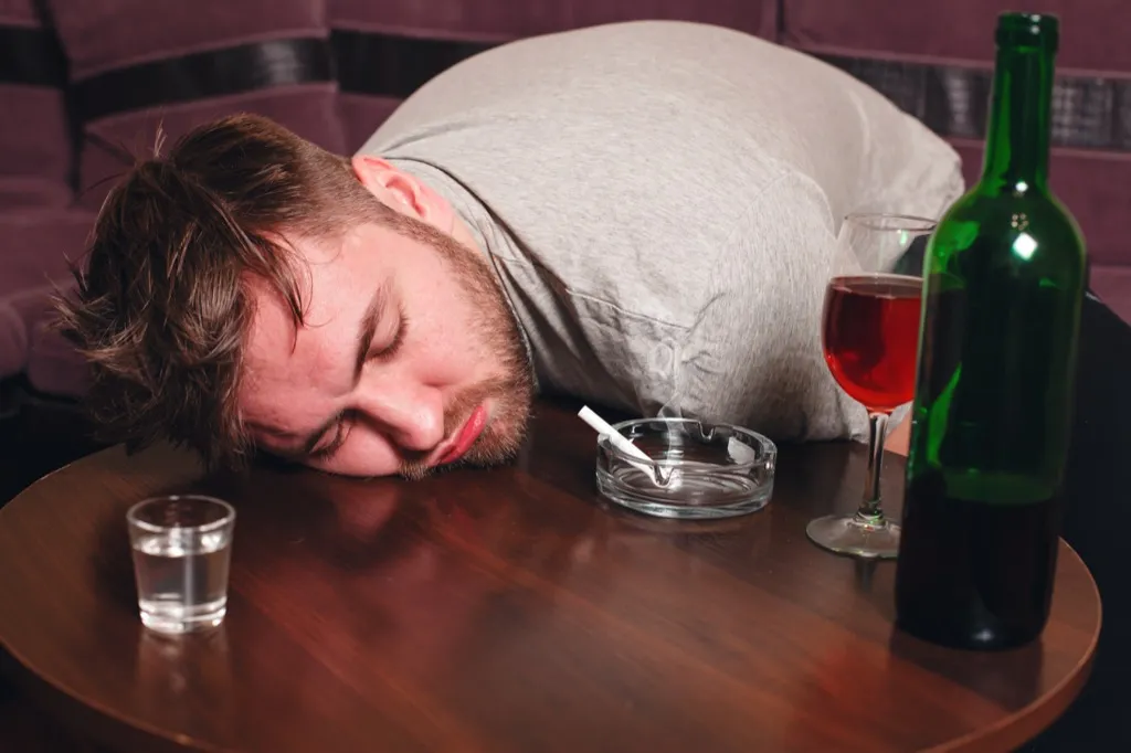 bartenders will secretly stop serving you if you're too drunk