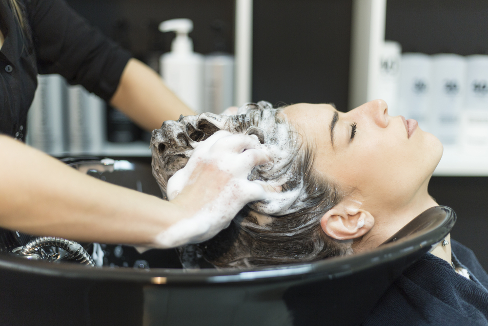 make your blowout last longer clarifying shampoo