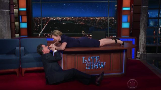 stephen colbert and kate winslet reenact titanic on the late show.