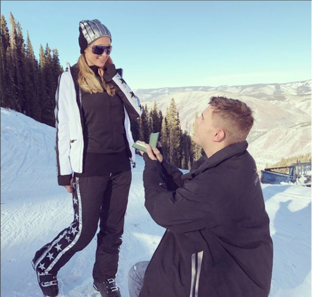 Chris Zylka proposes to Paris Hilton in Aspen 