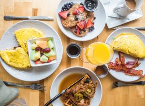 Big breakfast with eggs and fruit habits after 40