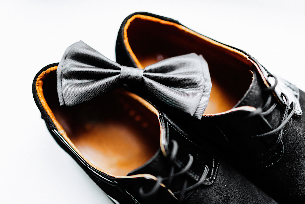 bow tie and black dress shoes, how to dress over 40
