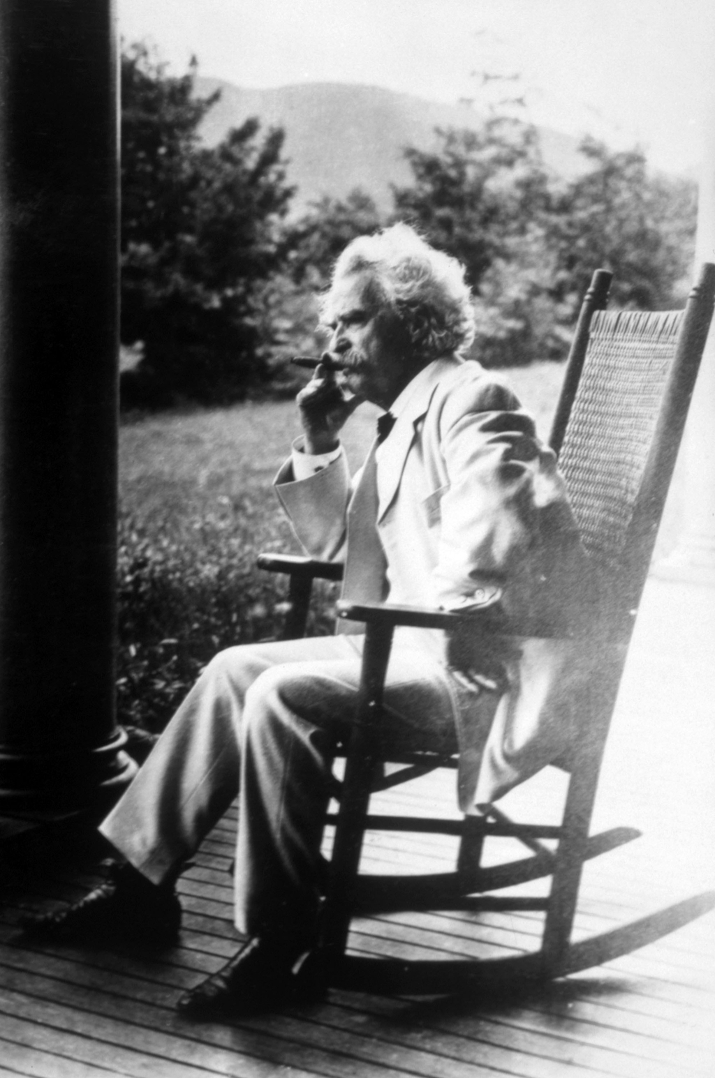 Mark Twain in Chair