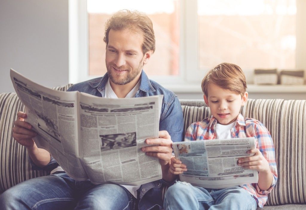 leer el periódico