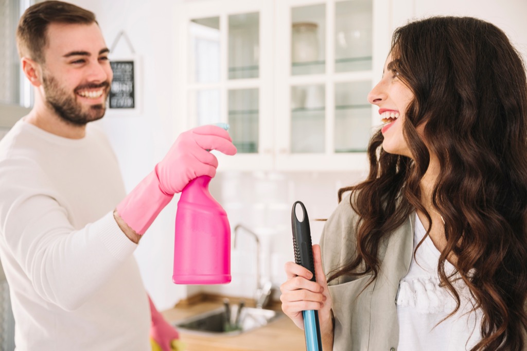 couple cleaning together