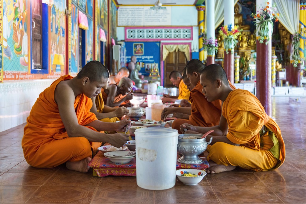 monks eating zen diet