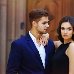 woman turned off by rich man