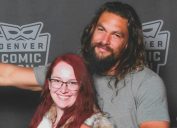 woman asks for photo with momoa alone, husband says no, so momoa takes this viral photo.