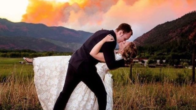 sara and michale kramer take wedding photos amid 416 fire in Colorado.