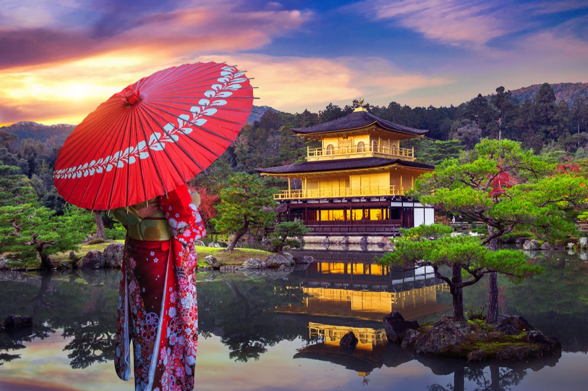 woman wearing kimono