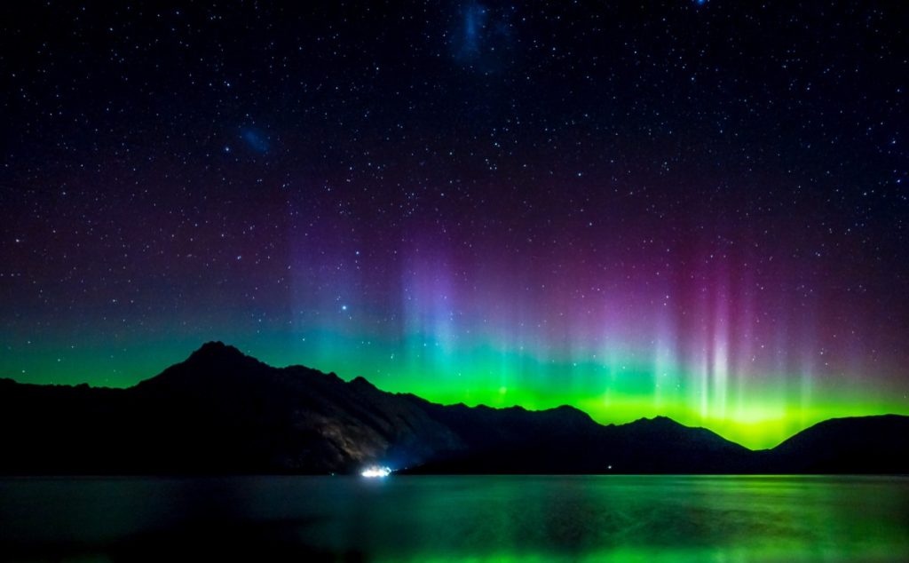 aurora australis in new zealand, crazy random facts