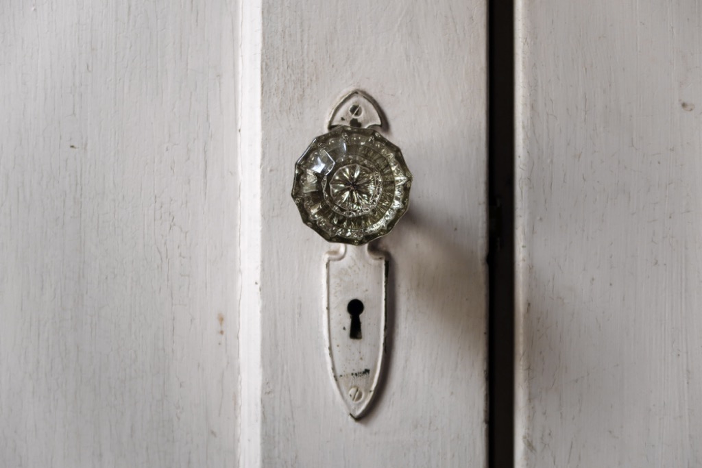 crystal doorknob interior design tips