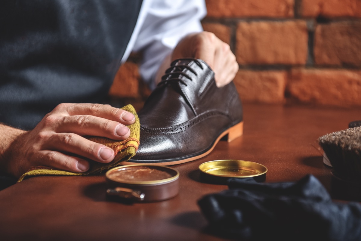 man polishing his shoes, astonishing facts