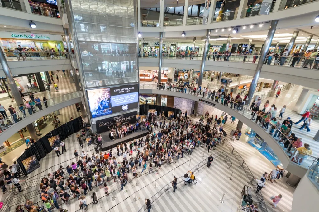 mall of america in minnesota is one of the worst american tourist traps