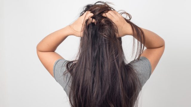 If Your Hair Feels Like This, Get Your Thyroid Checked, Experts Warn