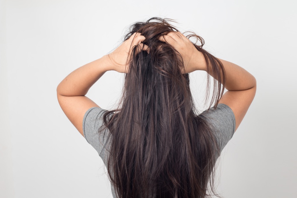 If Your Hair Feels Like This, Get Your Thyroid Checked, Experts Warn