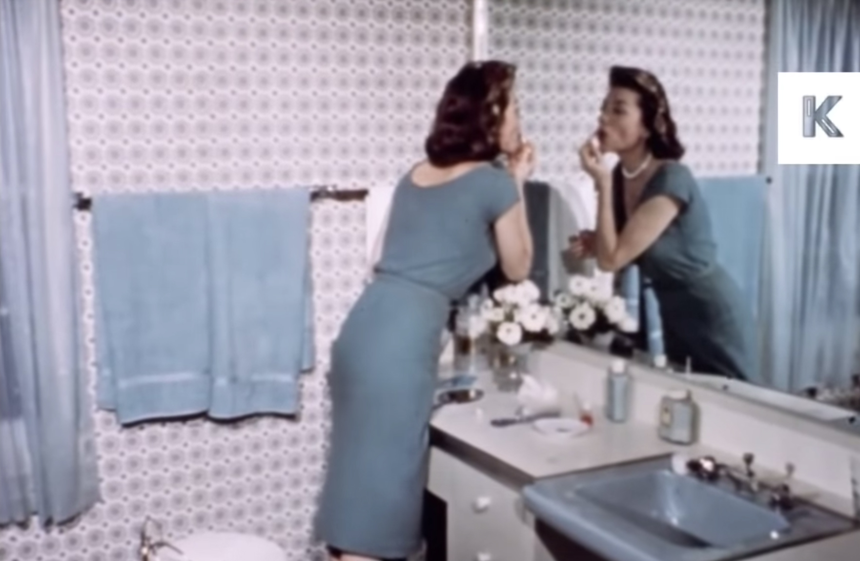 pastel 1950s bathroom