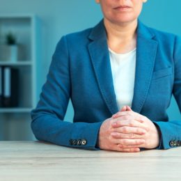 confident body language rabbishlomoslatkin@gmail.com