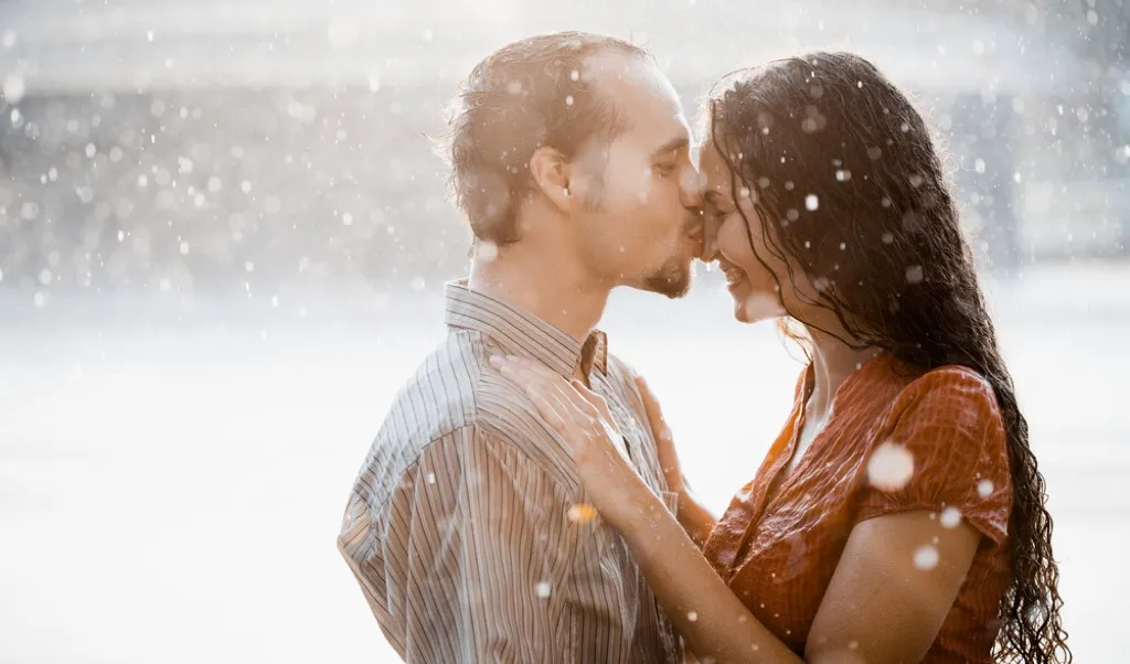 romantic experiences rain kiss