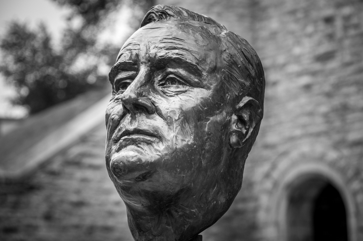 Bronze statue of Franklin D Roosevelt