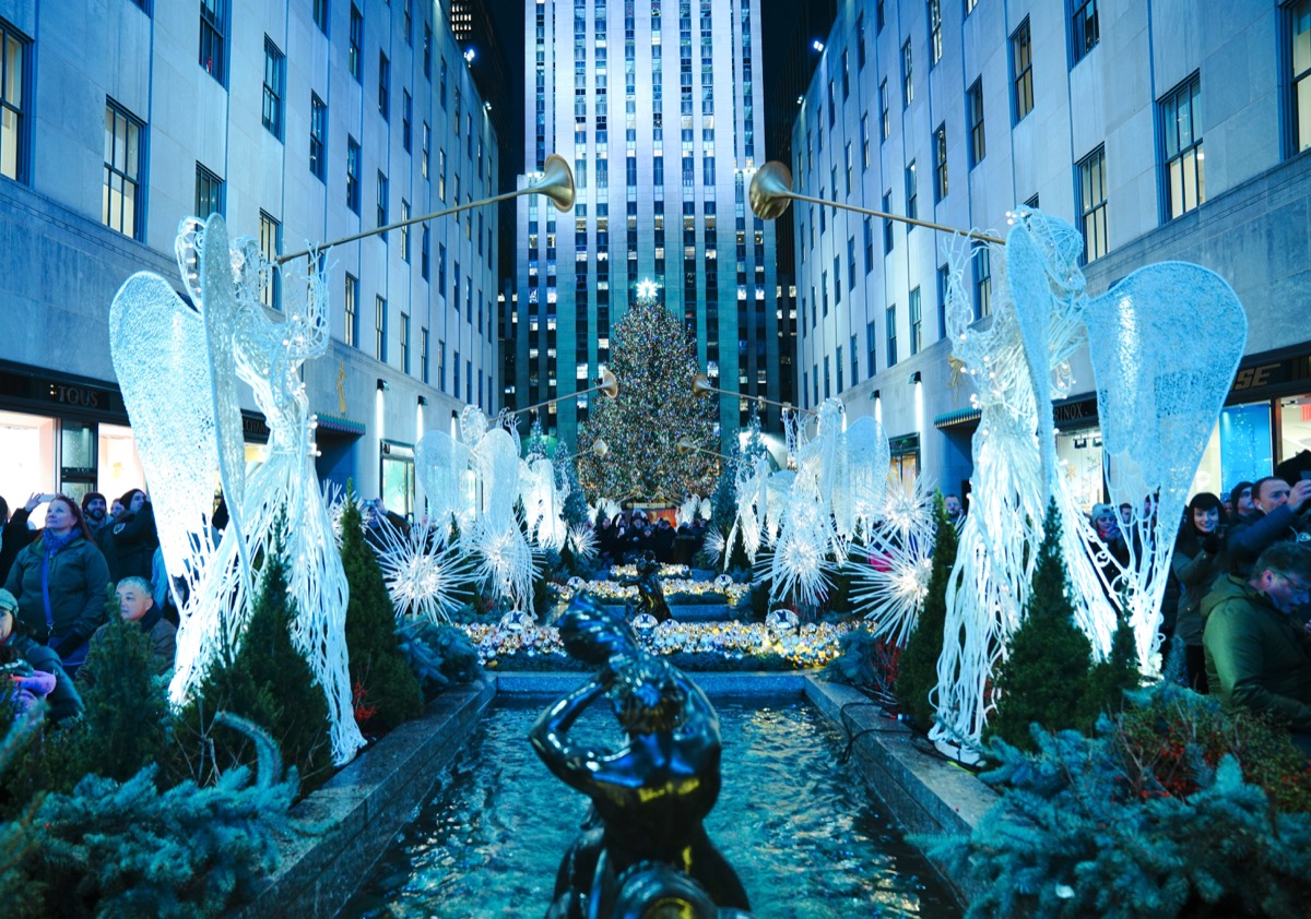 rockefeller center christmas tree covered in snow Famous Holiday Decorations