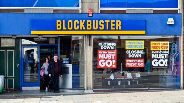 blockbuster closing down