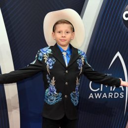 Country yodeling kid Mason Ramsey