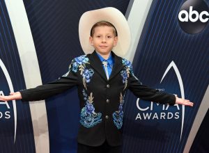 Country yodeling kid Mason Ramsey
