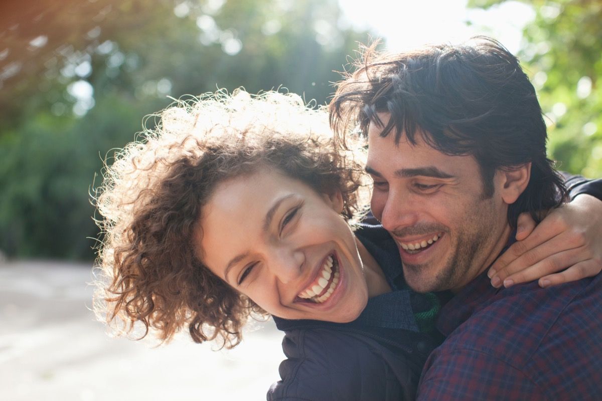  Couple heureux, comment la parentalité a changé