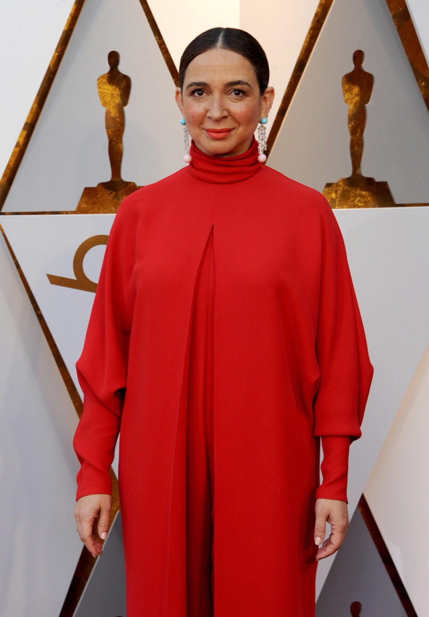 maya rudolph wearing a red frock at the oscars