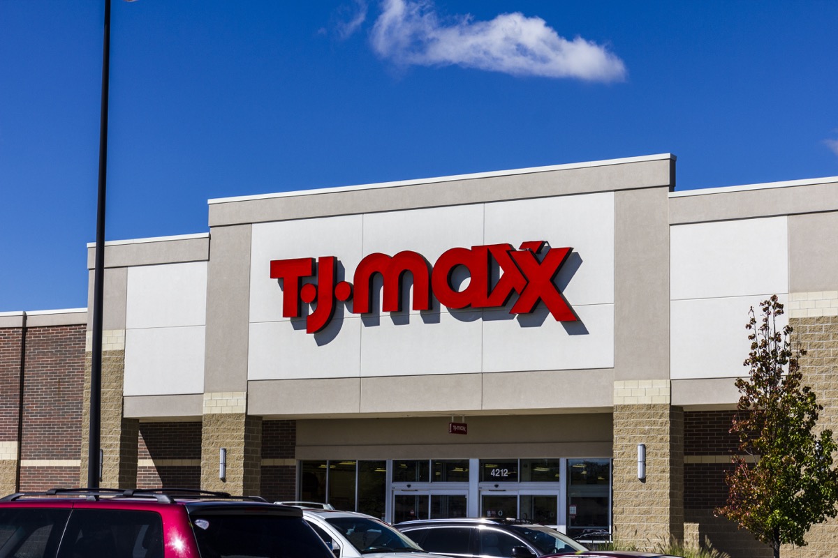 T.J.Maxx Store {Post-Holiday Sales}
