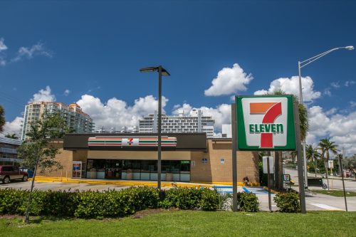 7-eleven store front in florida, original brand names