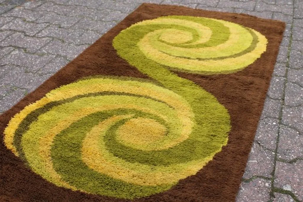 Space Age carpet ugly carpets