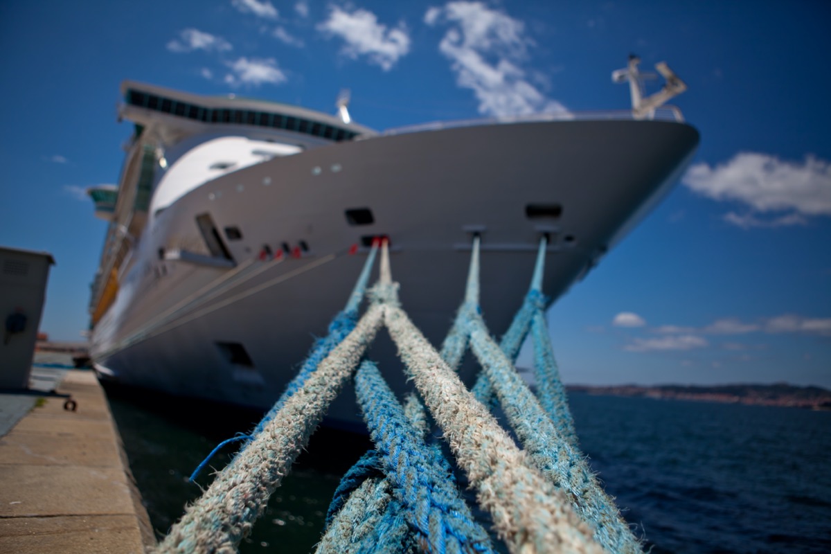cruise ropes connected to the ship