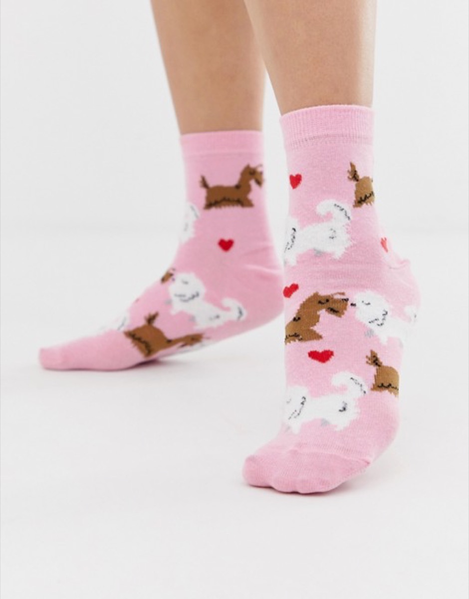 Kissing Dog Socks {Valentine's Day Gifts}