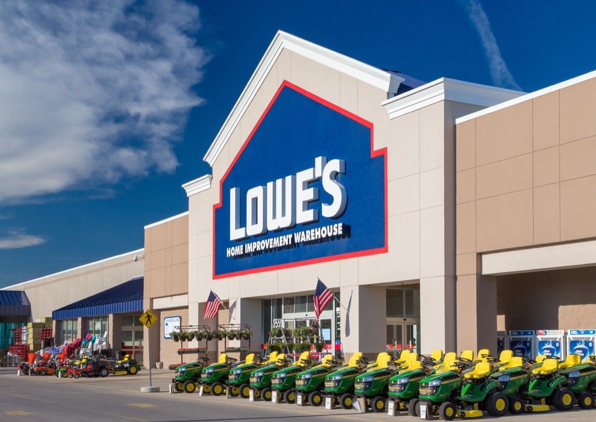 5 Warnings To Shoppers From Ex Lowe S Employees Best Life   Lowes Store 