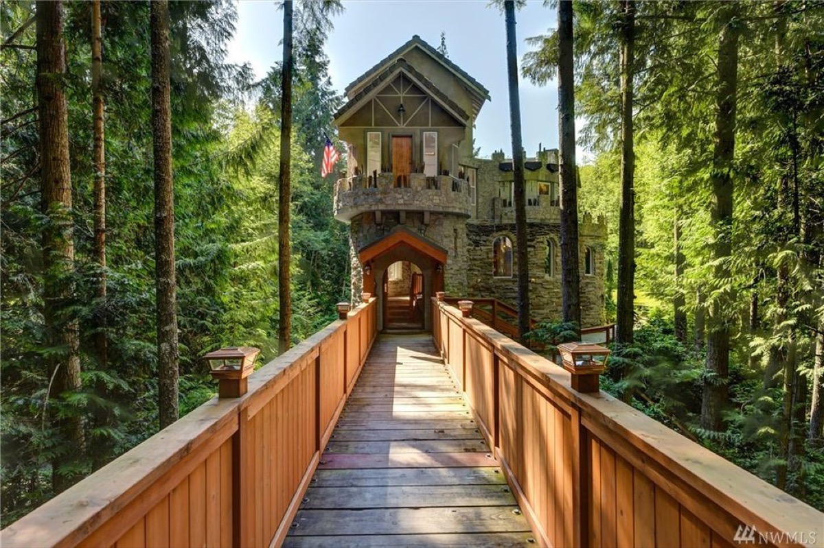 Rainforest Castle Washington craziest homes