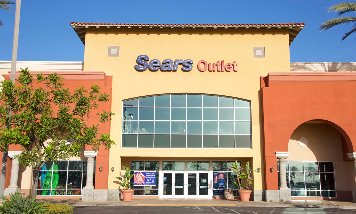 Sears Outlet Store {Save Money on Kitchen Appliances}