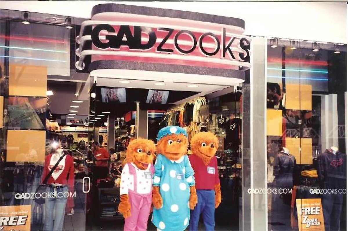 Gadzooks mall storefront with Berenstein Bears, an iconic 1990s store