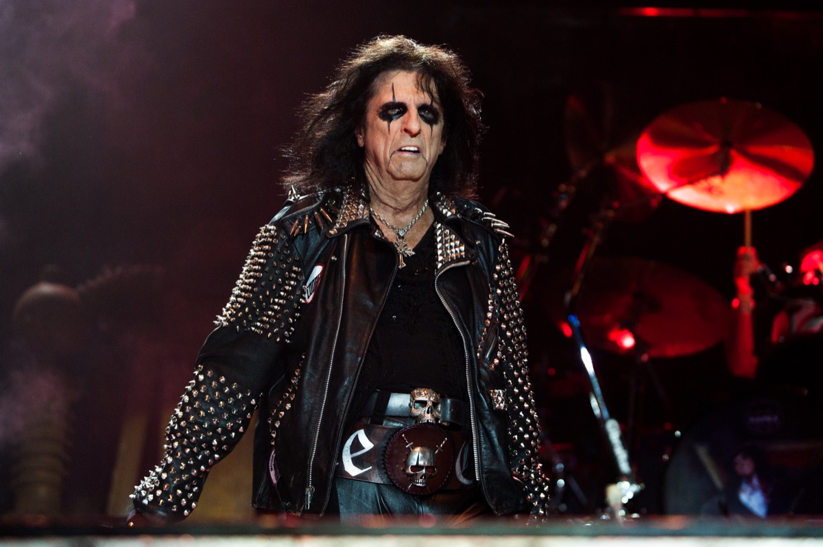 alice cooper on stage