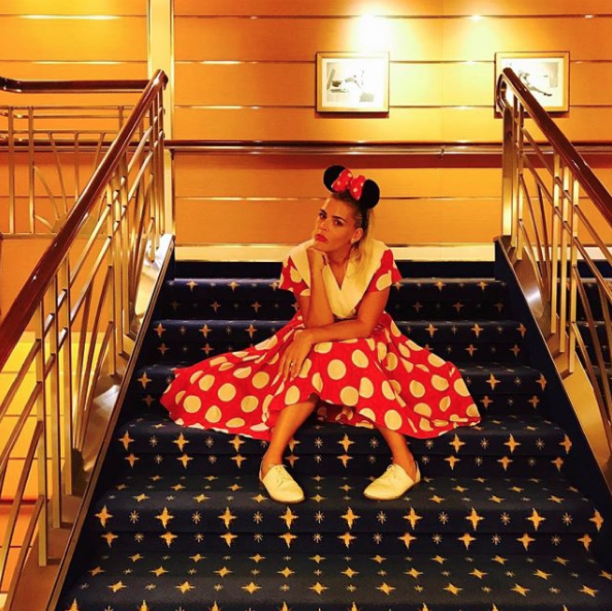 busy philipps dressed up as minnie mouse, disney celebs